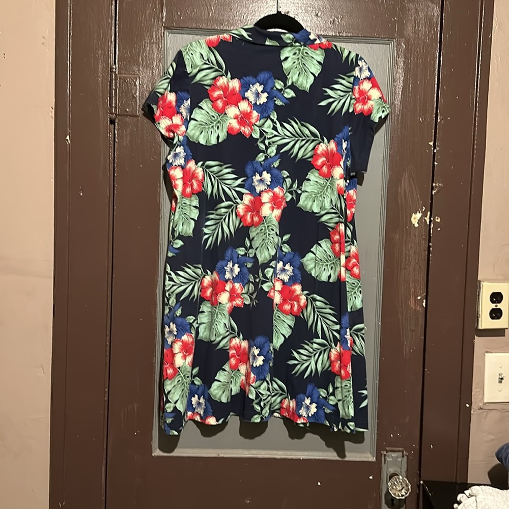 Dress - Picture 3 of 3